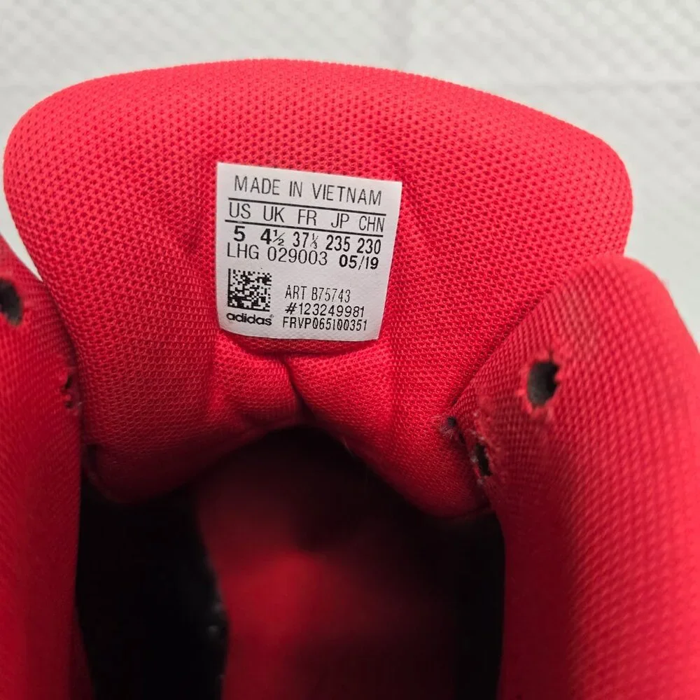 Adidas high tops - big kids 5 - Picture 4 of 5